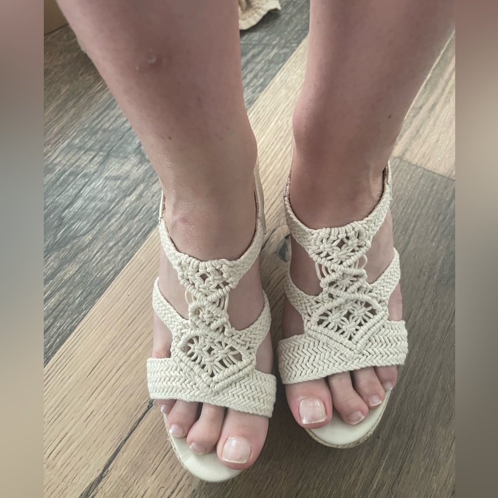 women’s sandals